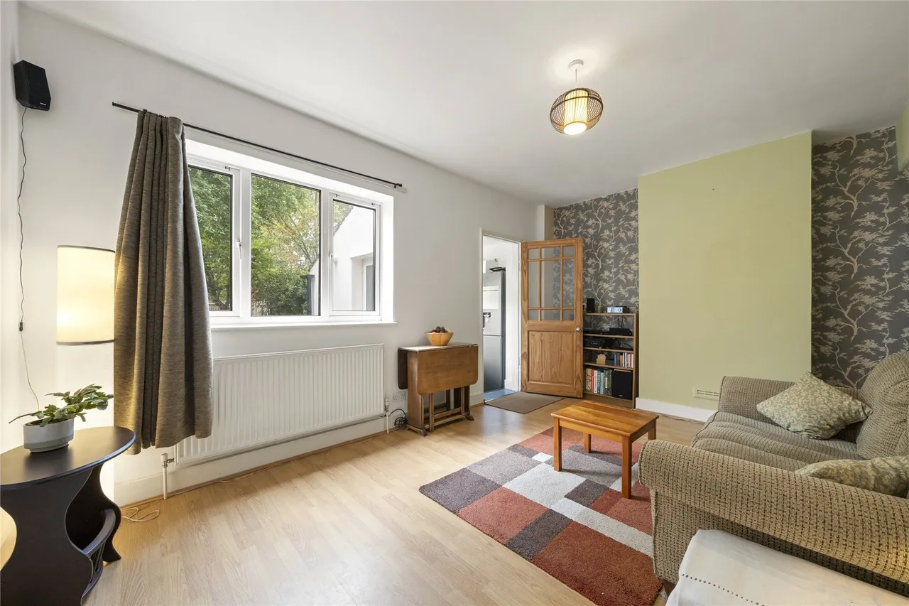 Douglas Road, Esher, Surrey, KT10, photo 4