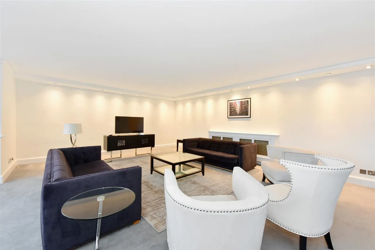 Knightsbridge Apartment With Views Southlodge, SW7, photo 9