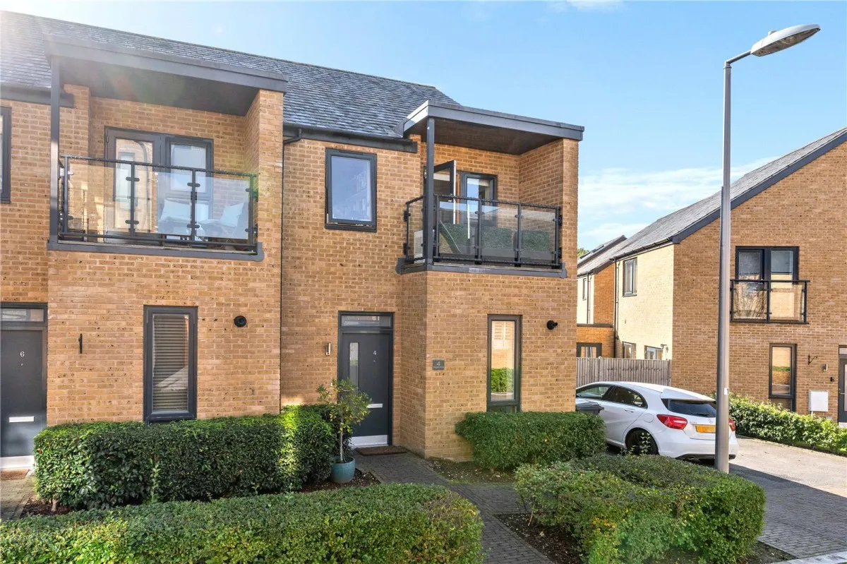 3 bed house for sale, House Under Offer with 3 bedrooms in Newhall, Harlow, CM17