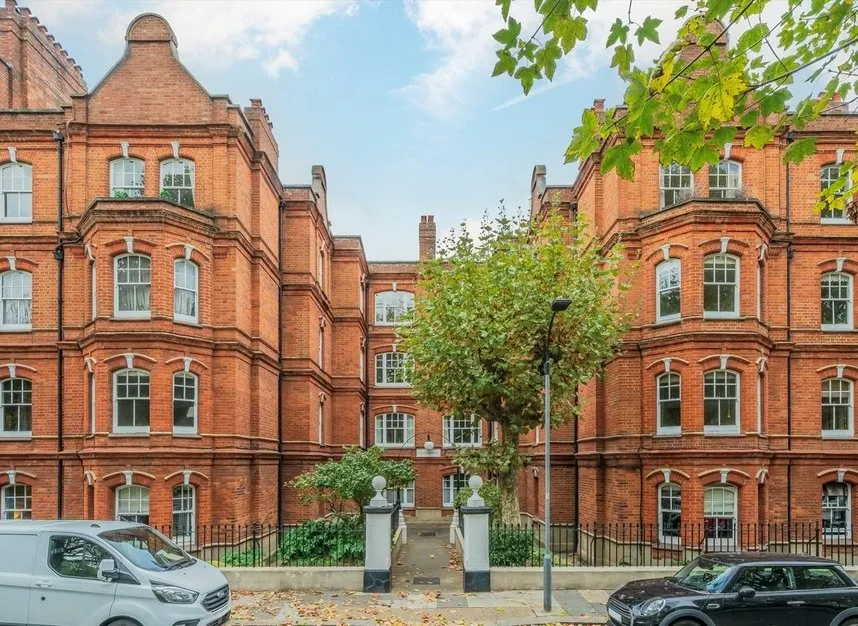 2 bed flat for sale — Queen's Club Gardens, West Kensington, W14