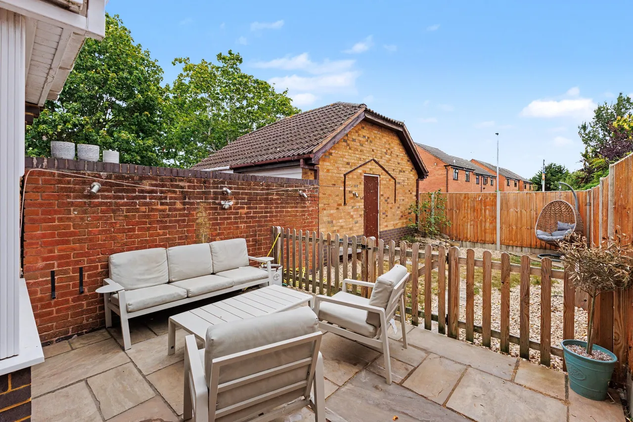 St. Matthews Close, Evesham, WR11, photo 16