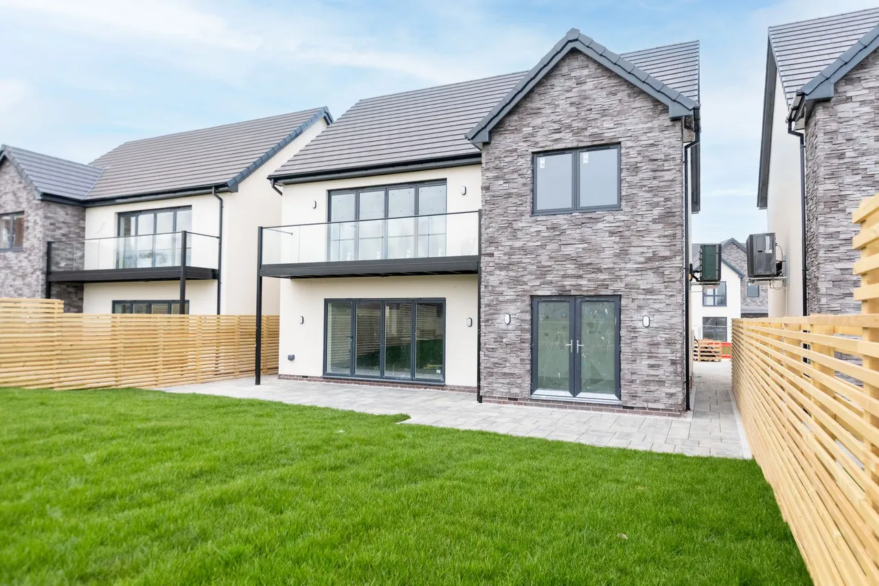 Lane End Mews, Twiss Green Lane, Warrington, Culcheth, WA3 4DJ, photo 2