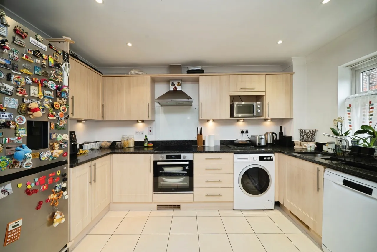 Leret Way, Leatherhead, KT22, photo 10