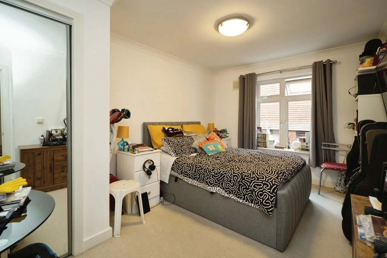 Leret Way, Leatherhead, KT22, photo 7