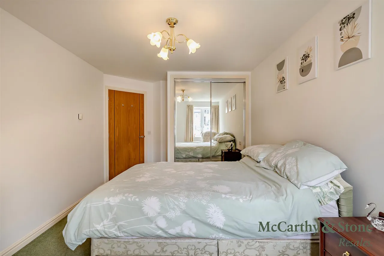 Overnhill Road, Downend, BS16, photo 7