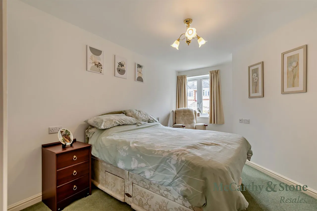 Overnhill Road, Downend, BS16, photo 6
