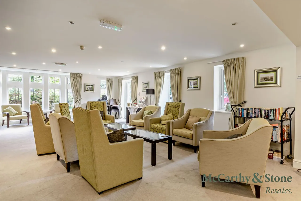 Overnhill Road, Downend, BS16, photo 9