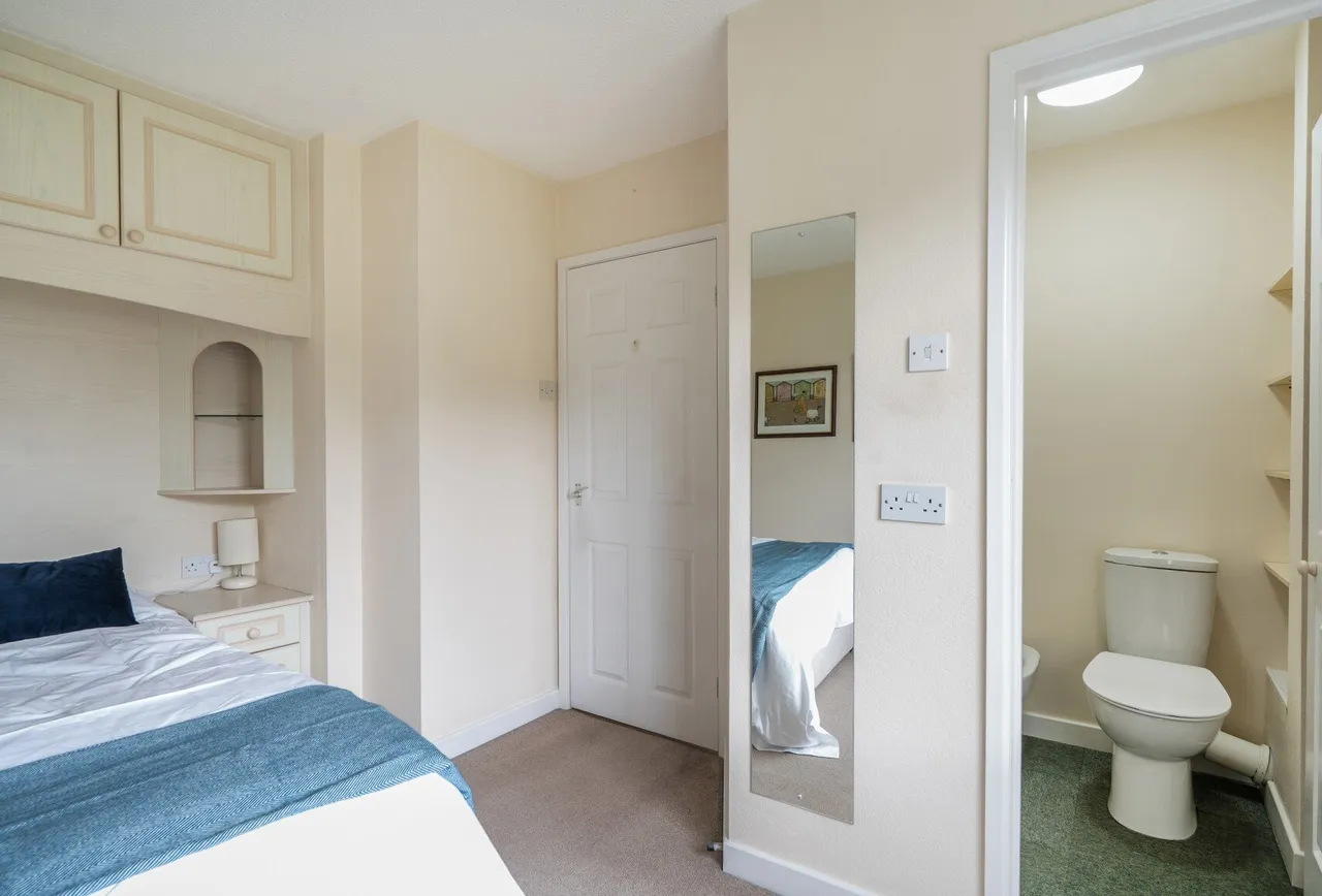 Fenbrook Close, South Gloucestershire, Hambrook, BS16 1QJ, photo 16