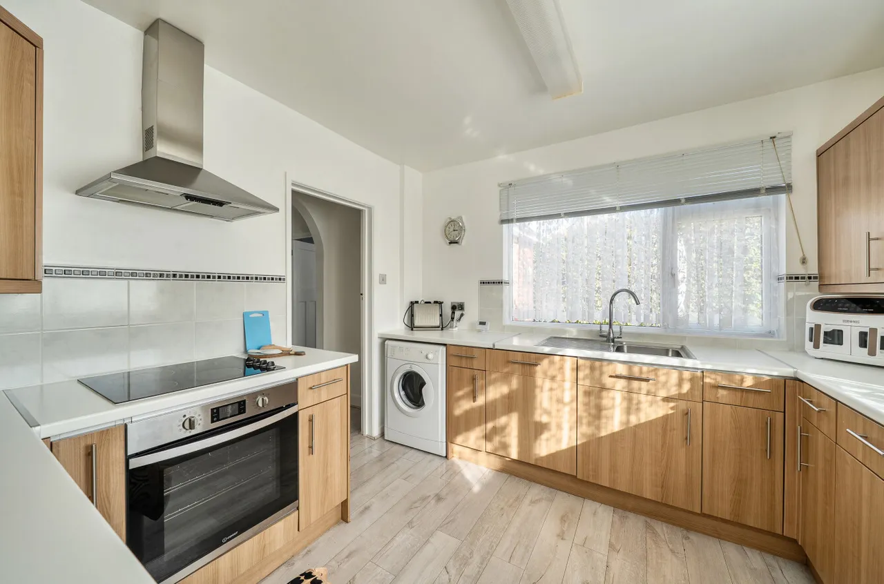 Fair Oak Road, Bishopstoke, SO50, photo 4