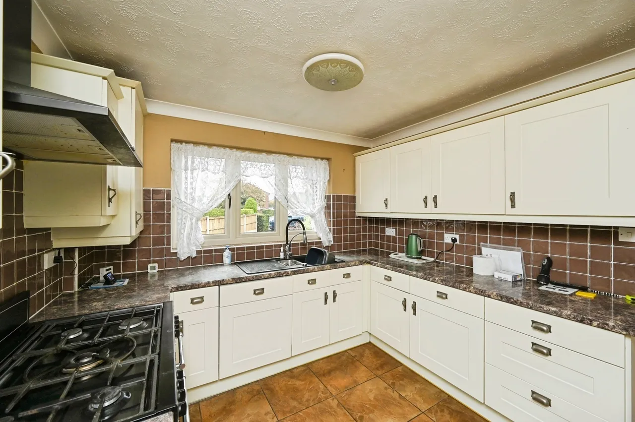 Hardstaff Close, Kirkby-in-Ashfield, NG17, photo 5