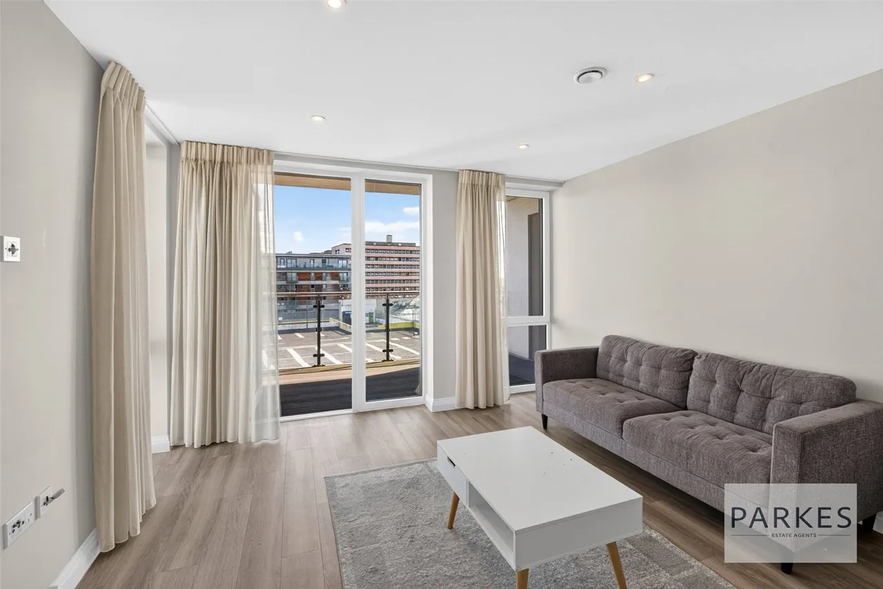 1 bed flat for sale — Harefield Road, Uxbridge, UB8 1GW