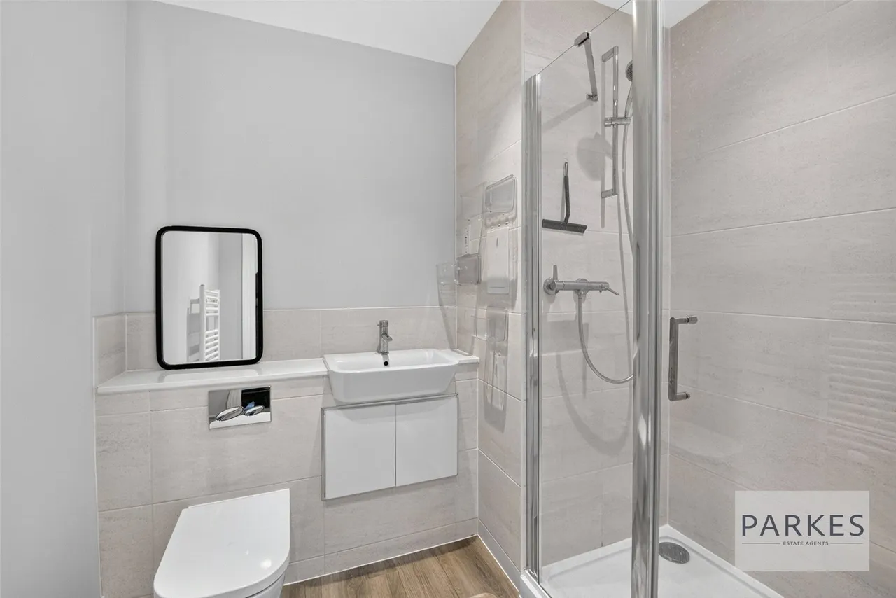 Harefield Road, Uxbridge, UB8 1GW, photo 5