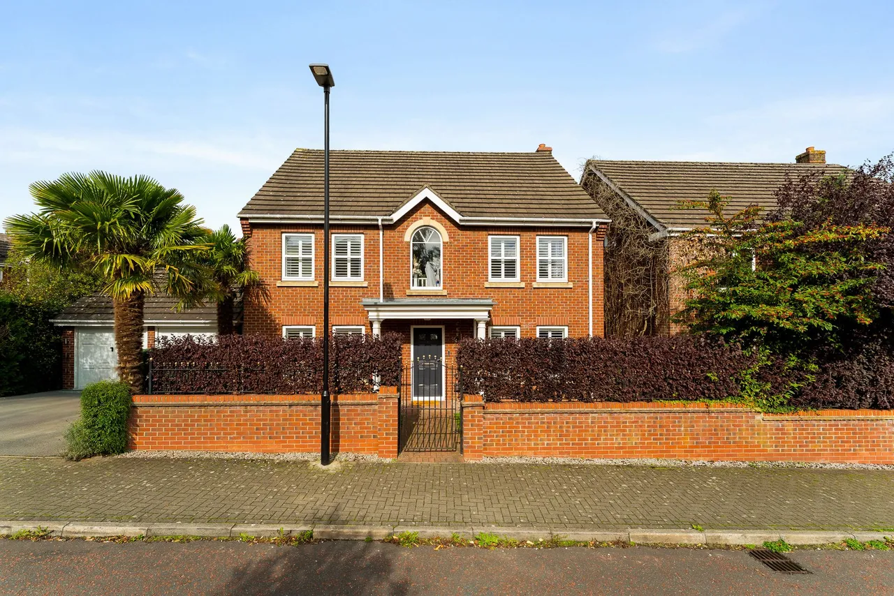 4 bed house for sale, Hunts Field Close, Lymm