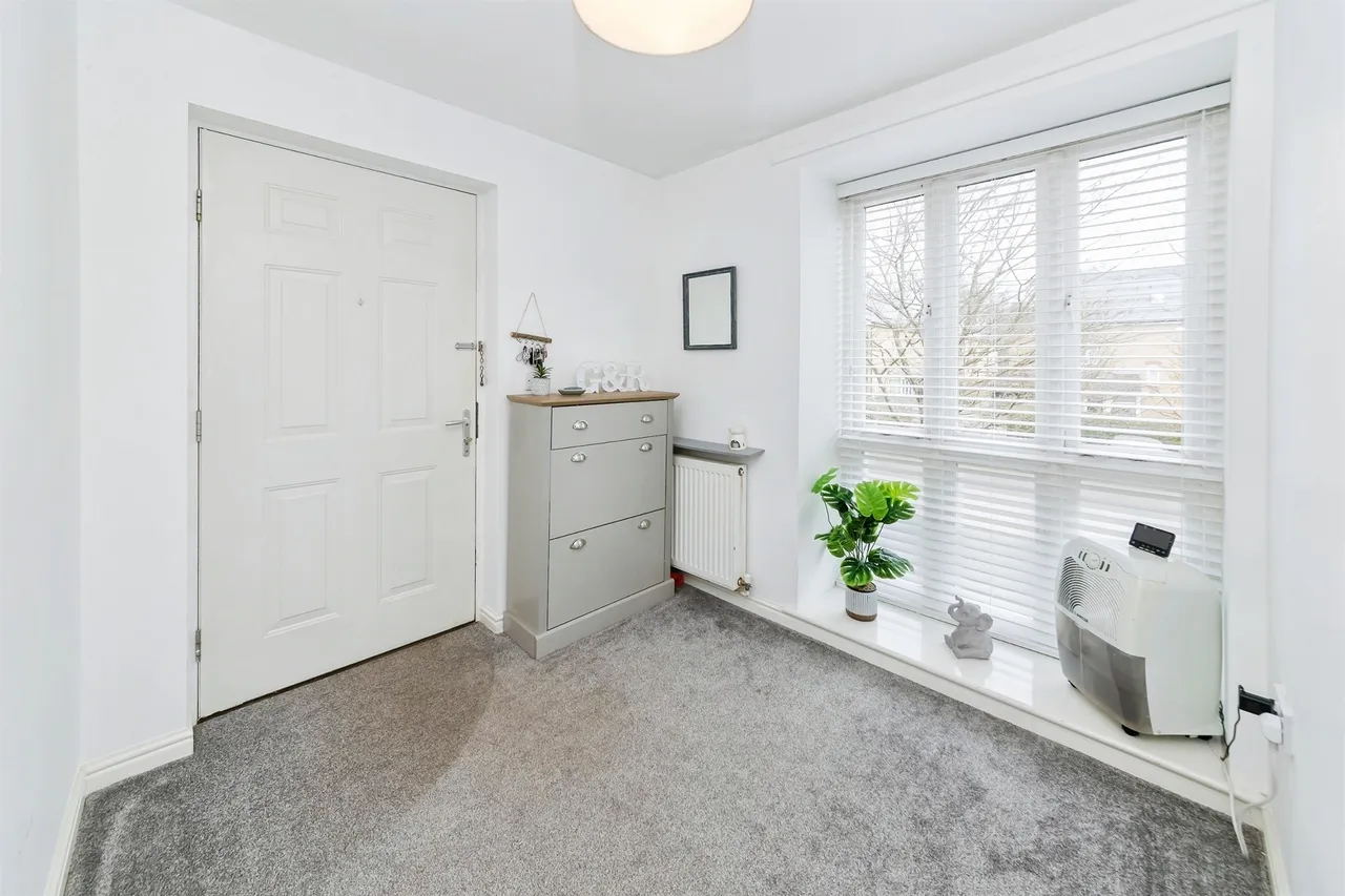 2 bed flat for sale — Chapman Way, Haywards Heath