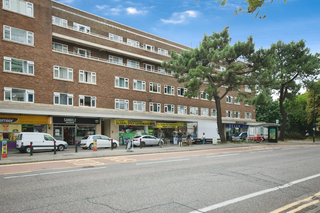 Christchurch Road, Bournemouth, photo 7