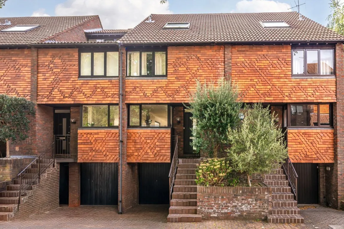 3 bed house for sale, Mallard Place, TW1