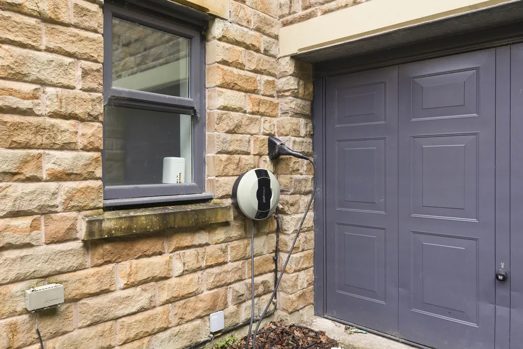 Coal Bank Fold, Rochdale OL11 5NQ, photo 13