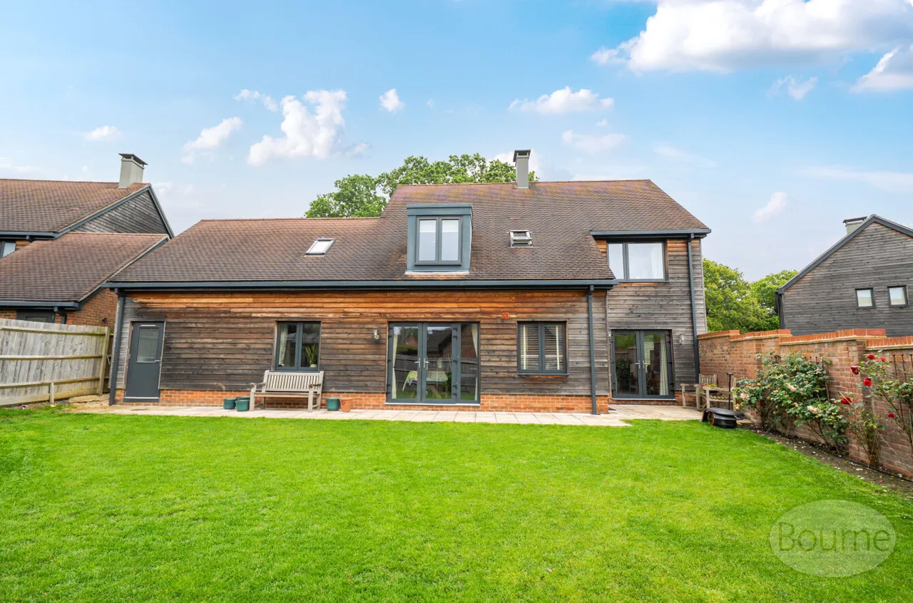 Gratton Chase, Dunsfold, GU8, photo 18