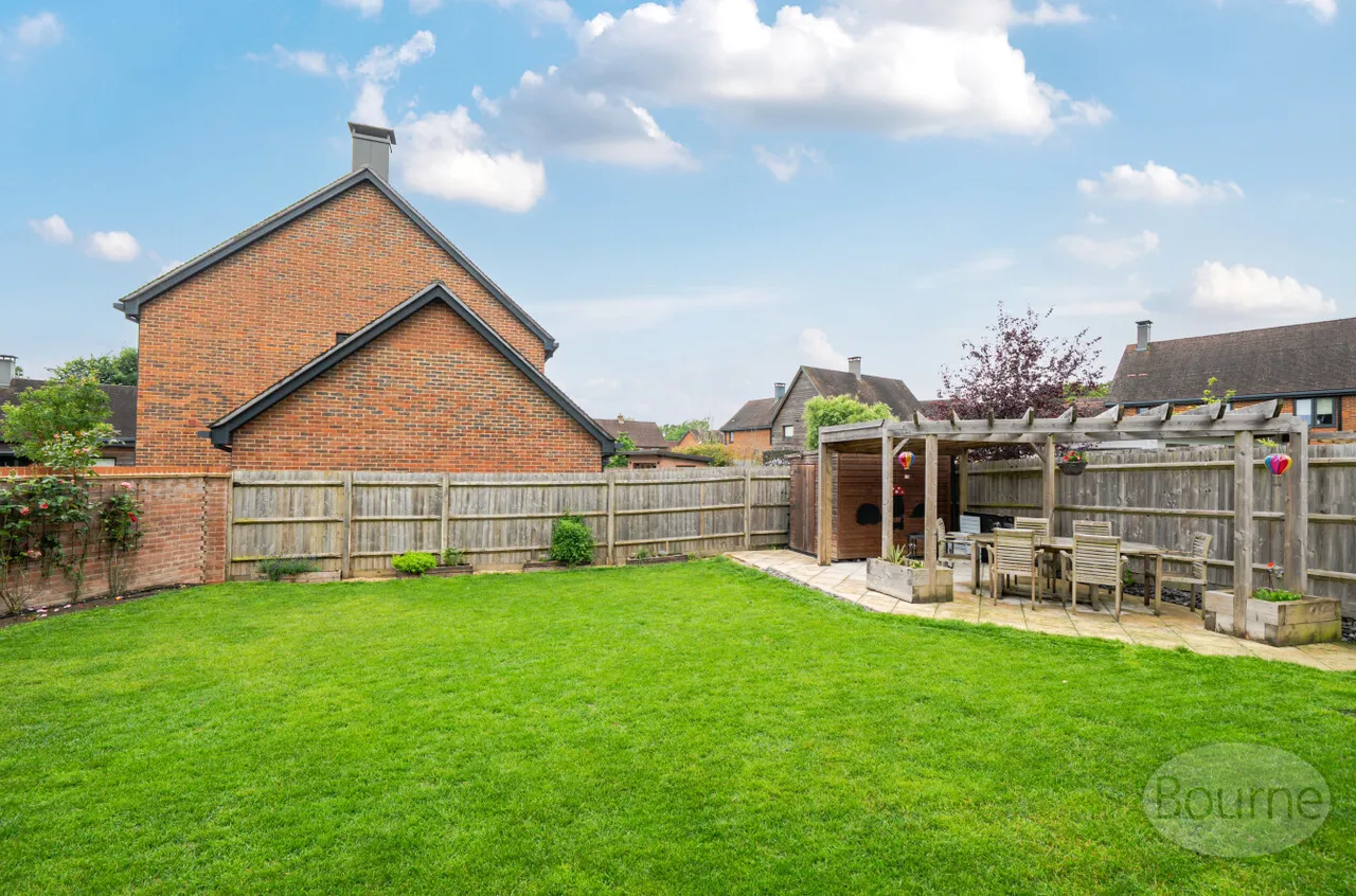 Gratton Chase, Dunsfold, GU8, photo 19