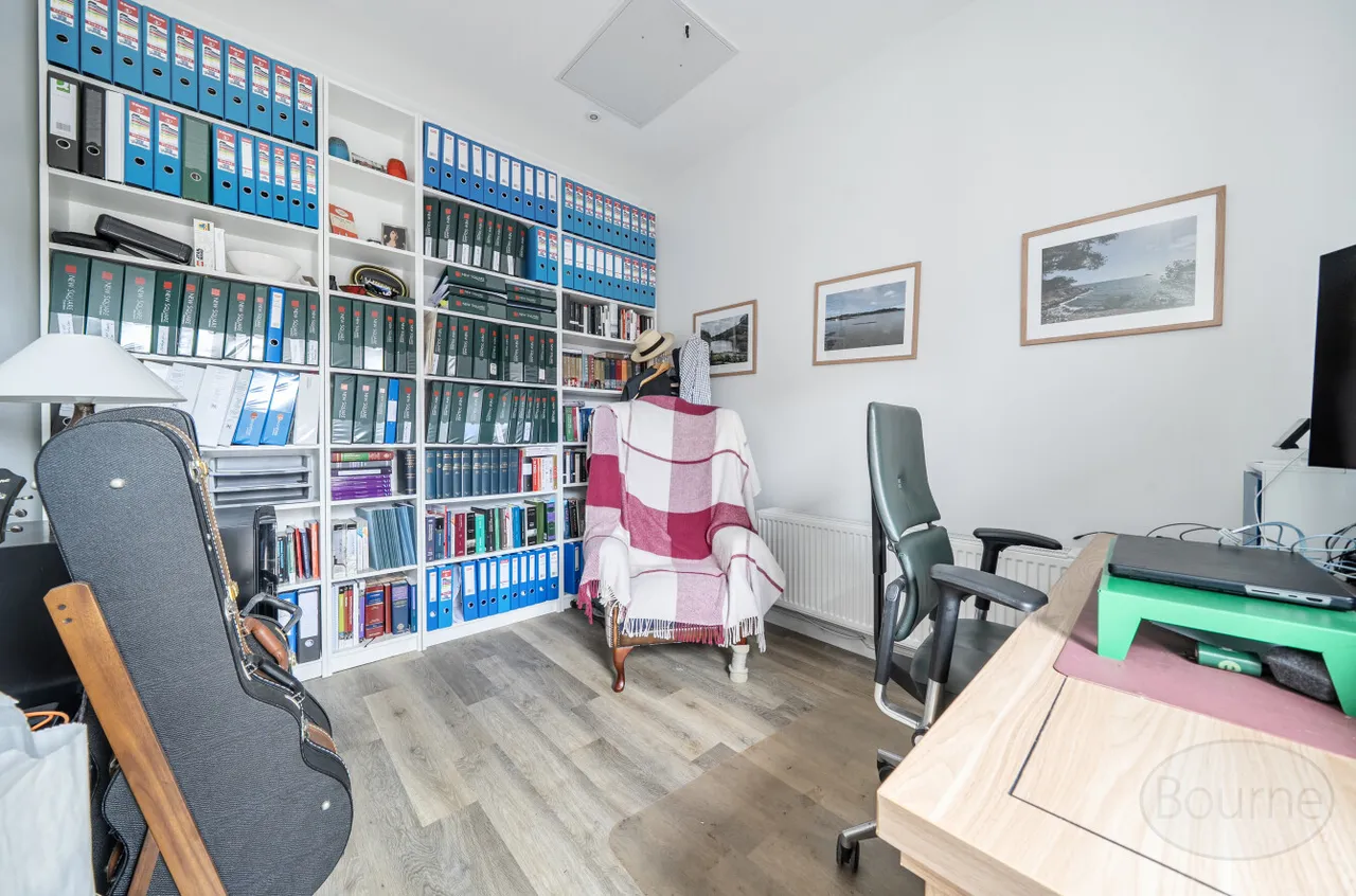 Gratton Chase, Dunsfold, GU8, photo 11