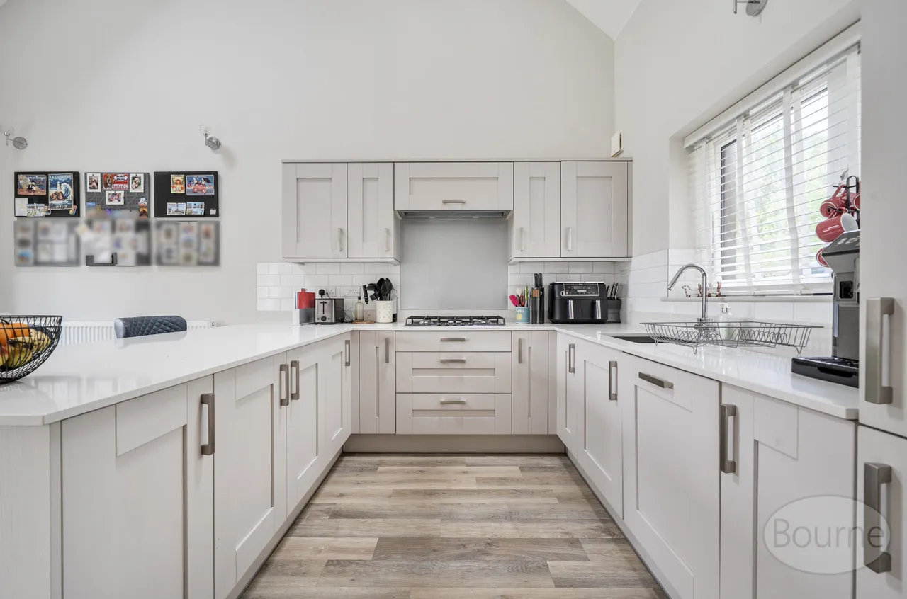 Gratton Chase, Dunsfold, GU8, photo 4