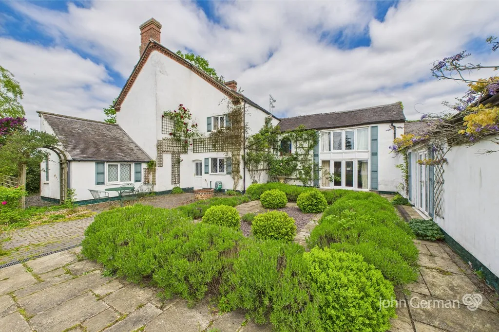4 bed house for sale, Derby Road, Ashbourne