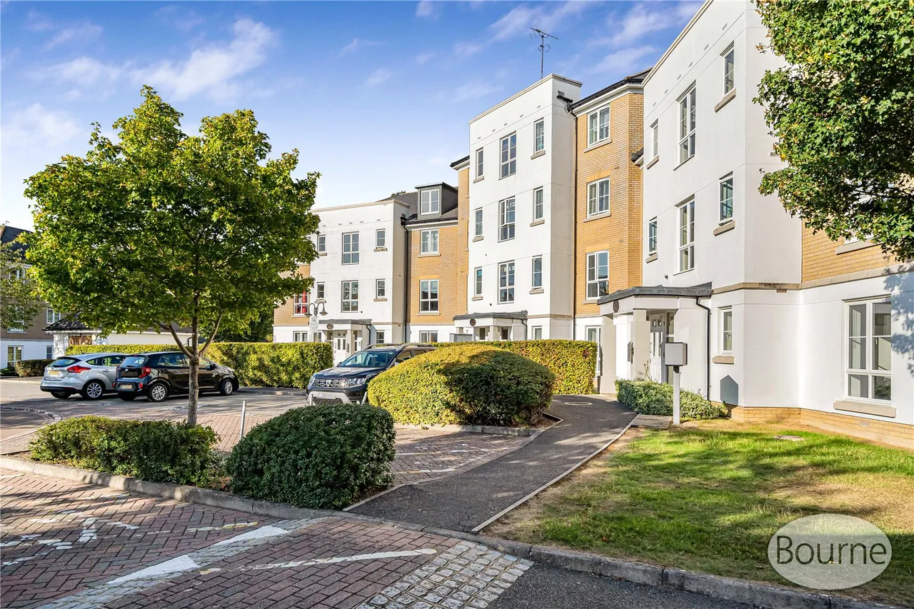 Tudor Way, Knaphill, GU21, photo 15
