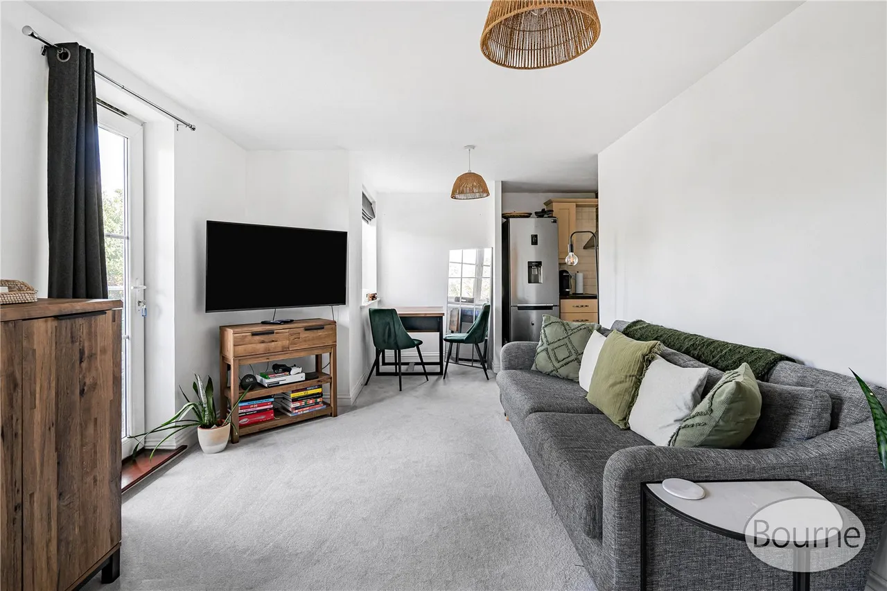 Tudor Way, Knaphill, GU21, photo 10
