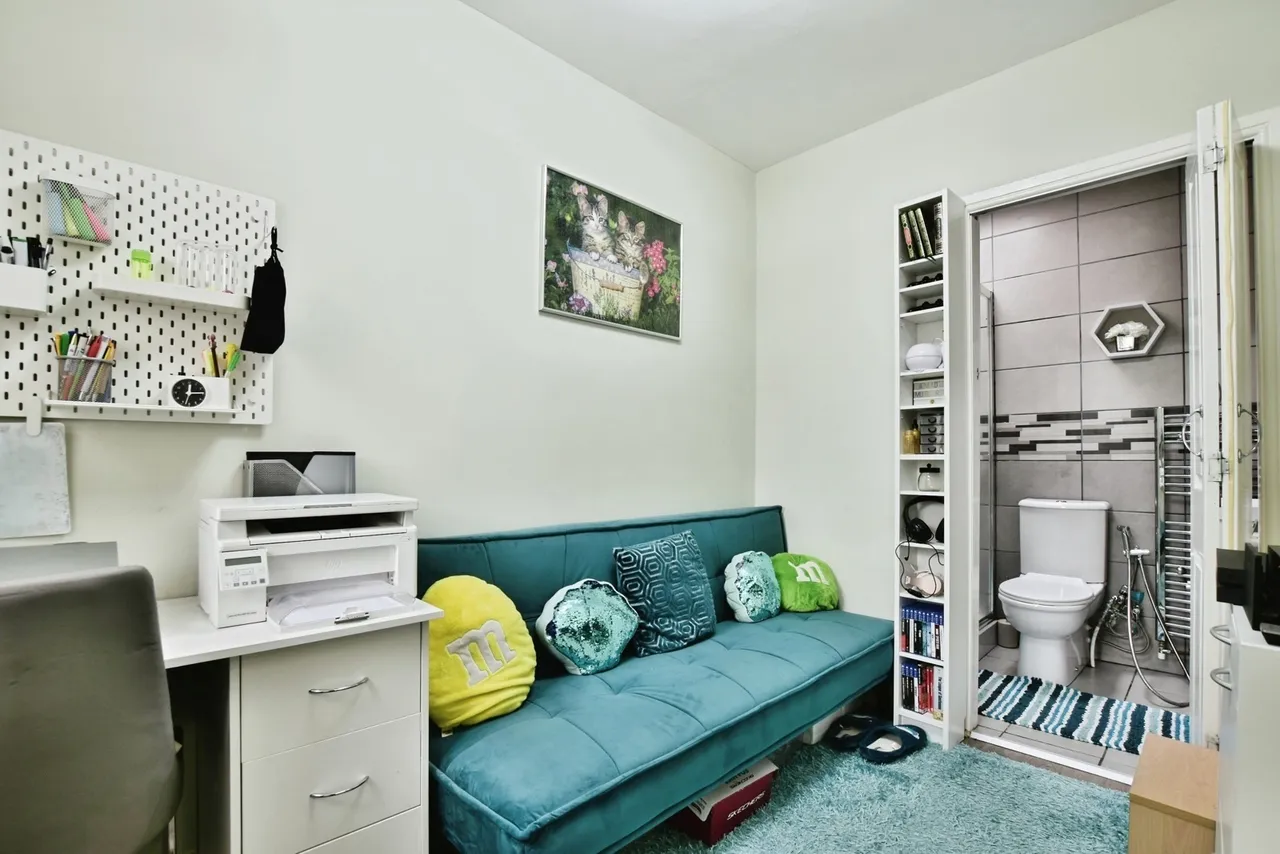 Medway Crescent, Altrincham, WA14, photo 8