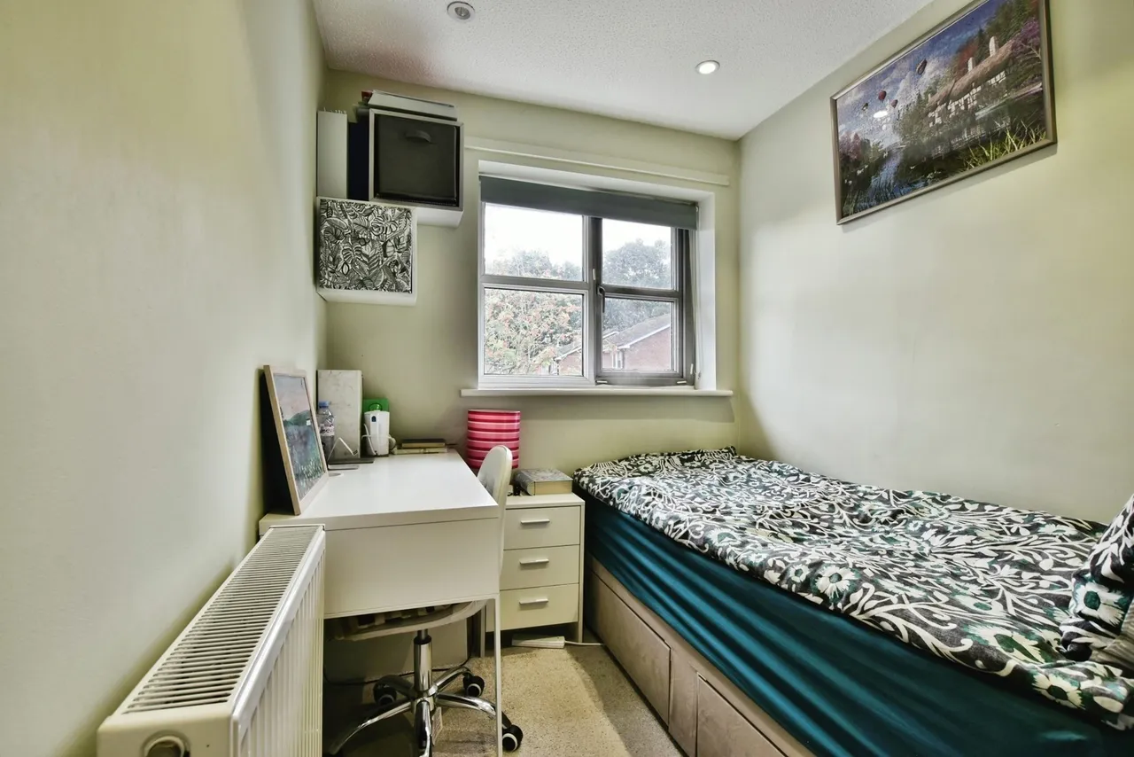 Medway Crescent, Altrincham, WA14, photo 10