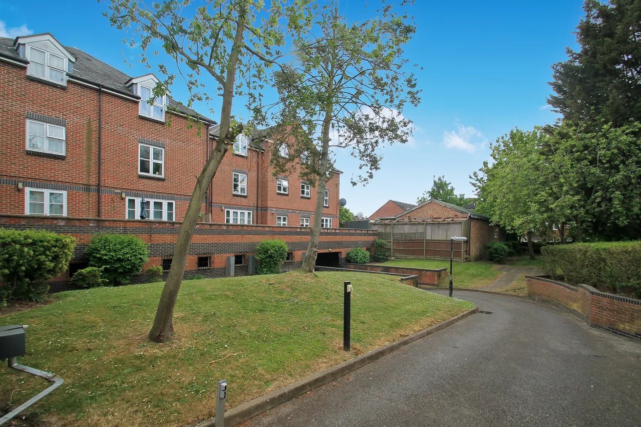 Byron Road, Wealdstone, HA3, photo 8