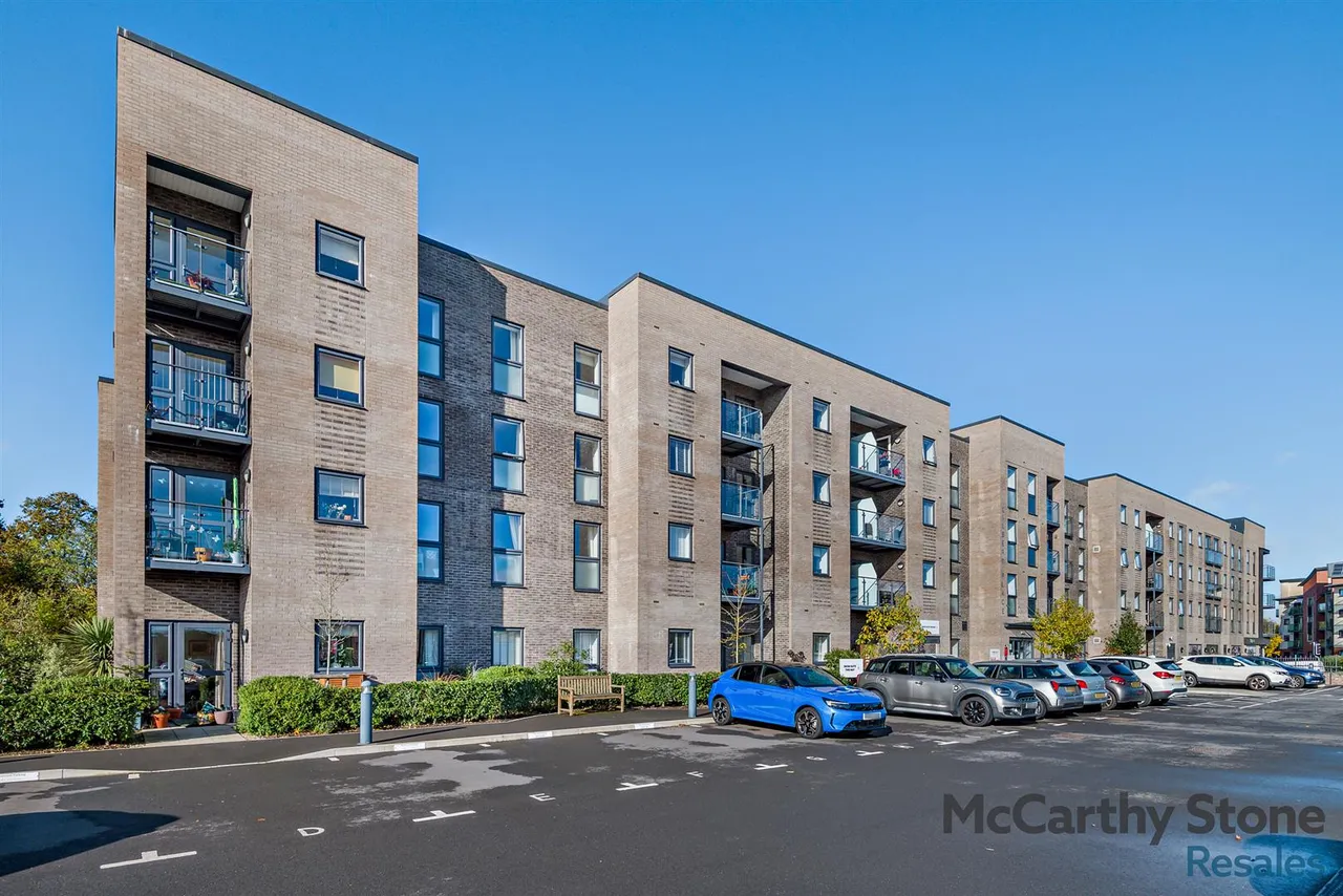 Lowry Way, Swindon, SN3, photo 19