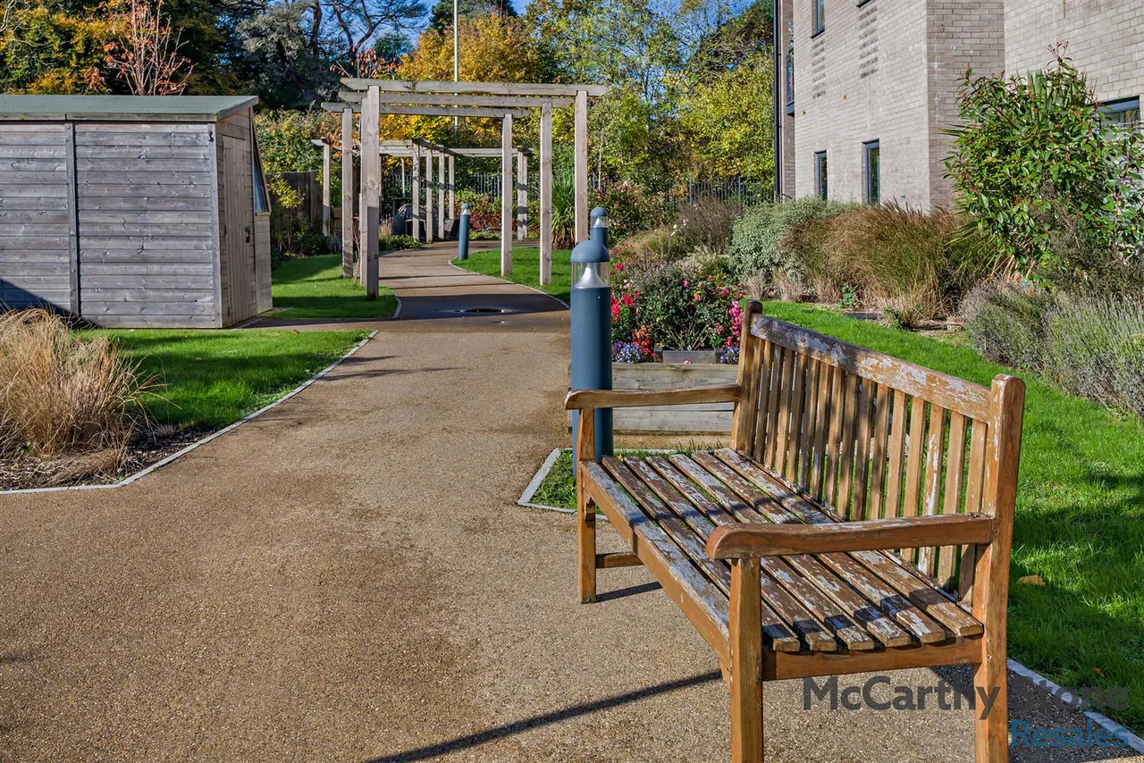 Lowry Way, Swindon, SN3, photo 15