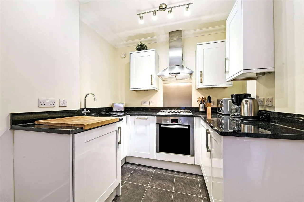 44-50 New Oxford Street, London, WC1A 1ES, photo 3