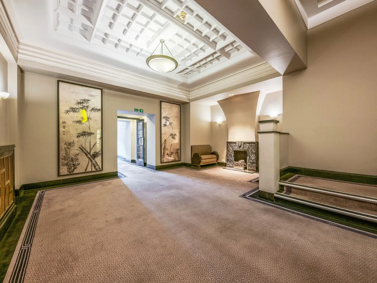 Brompton Road, London, SW3, photo 12