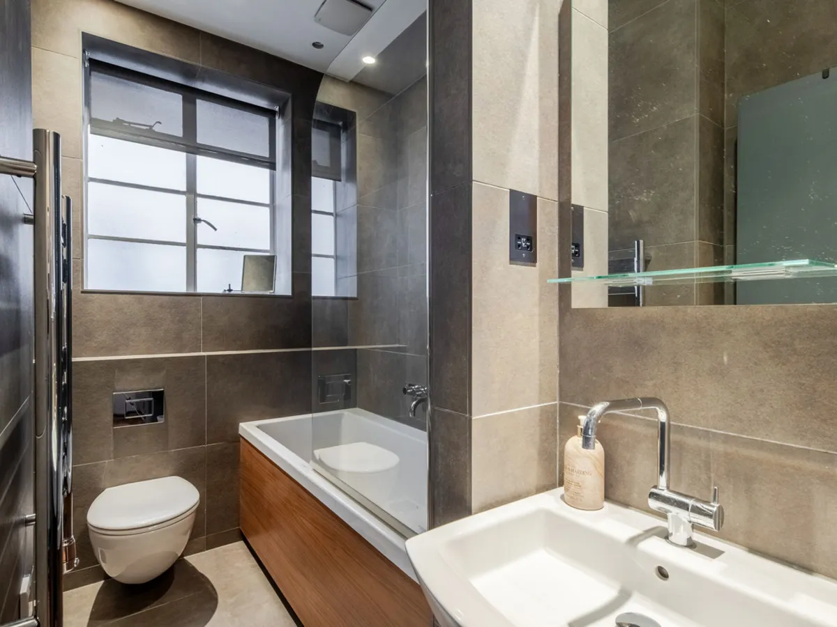 Brompton Road, London, SW3, photo 5