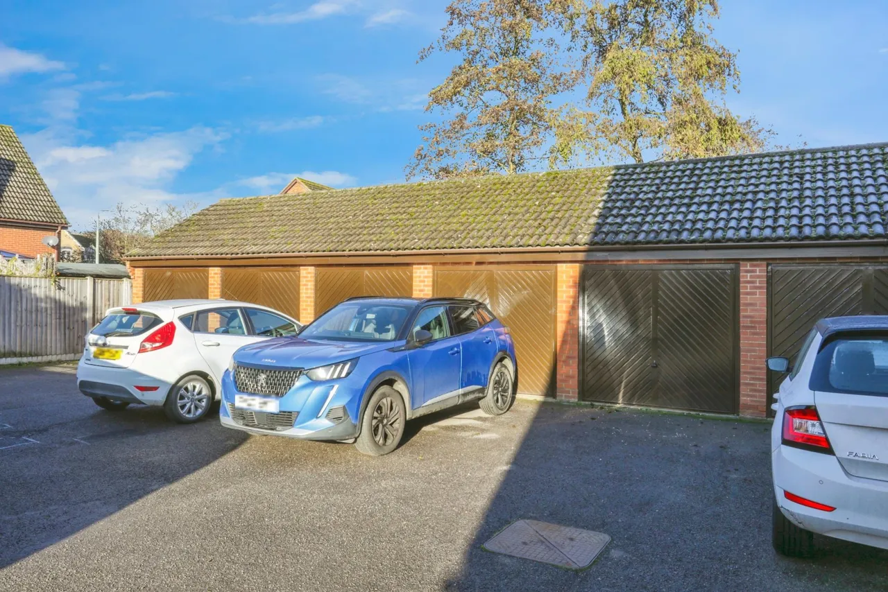 Henley Close, Saxmundham, IP17, photo 12