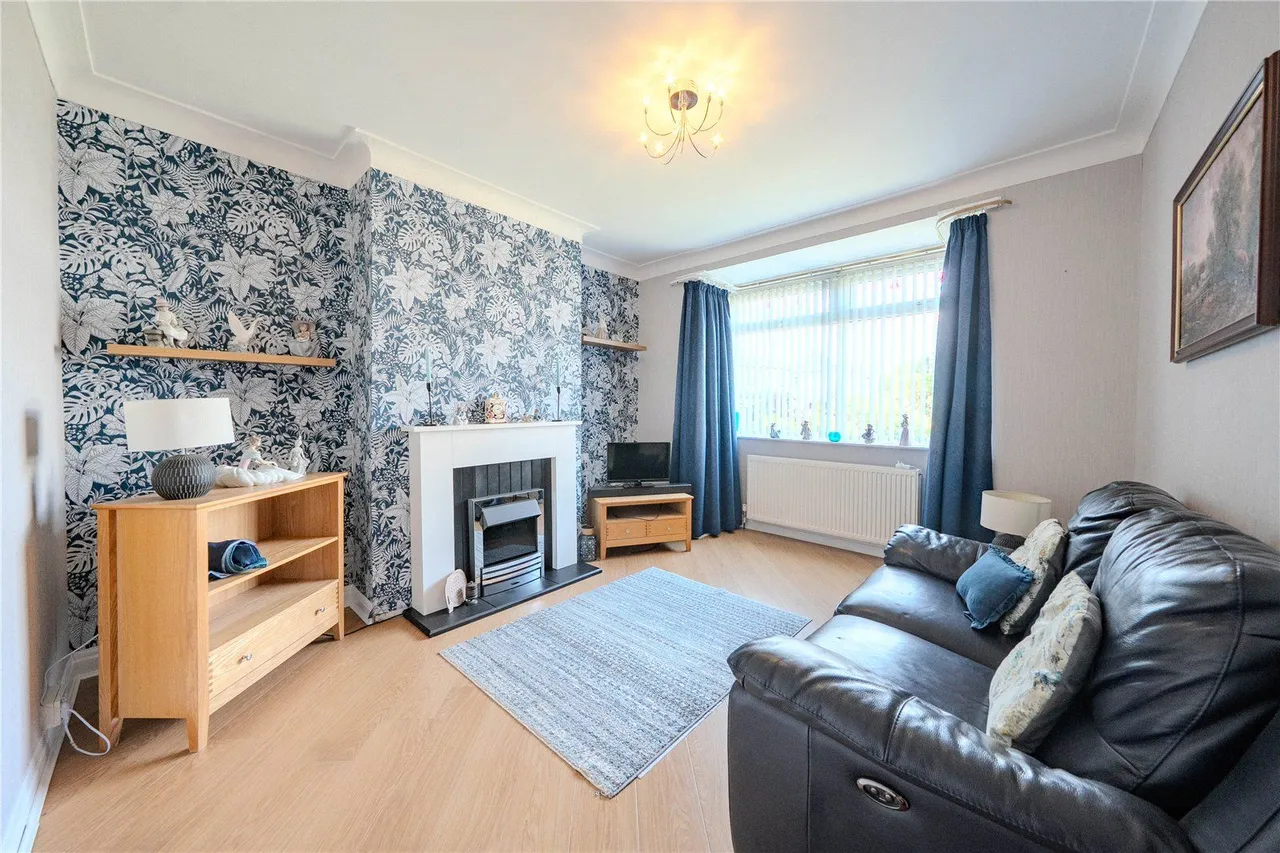 Deneway, Stanningley, LS28, photo 3