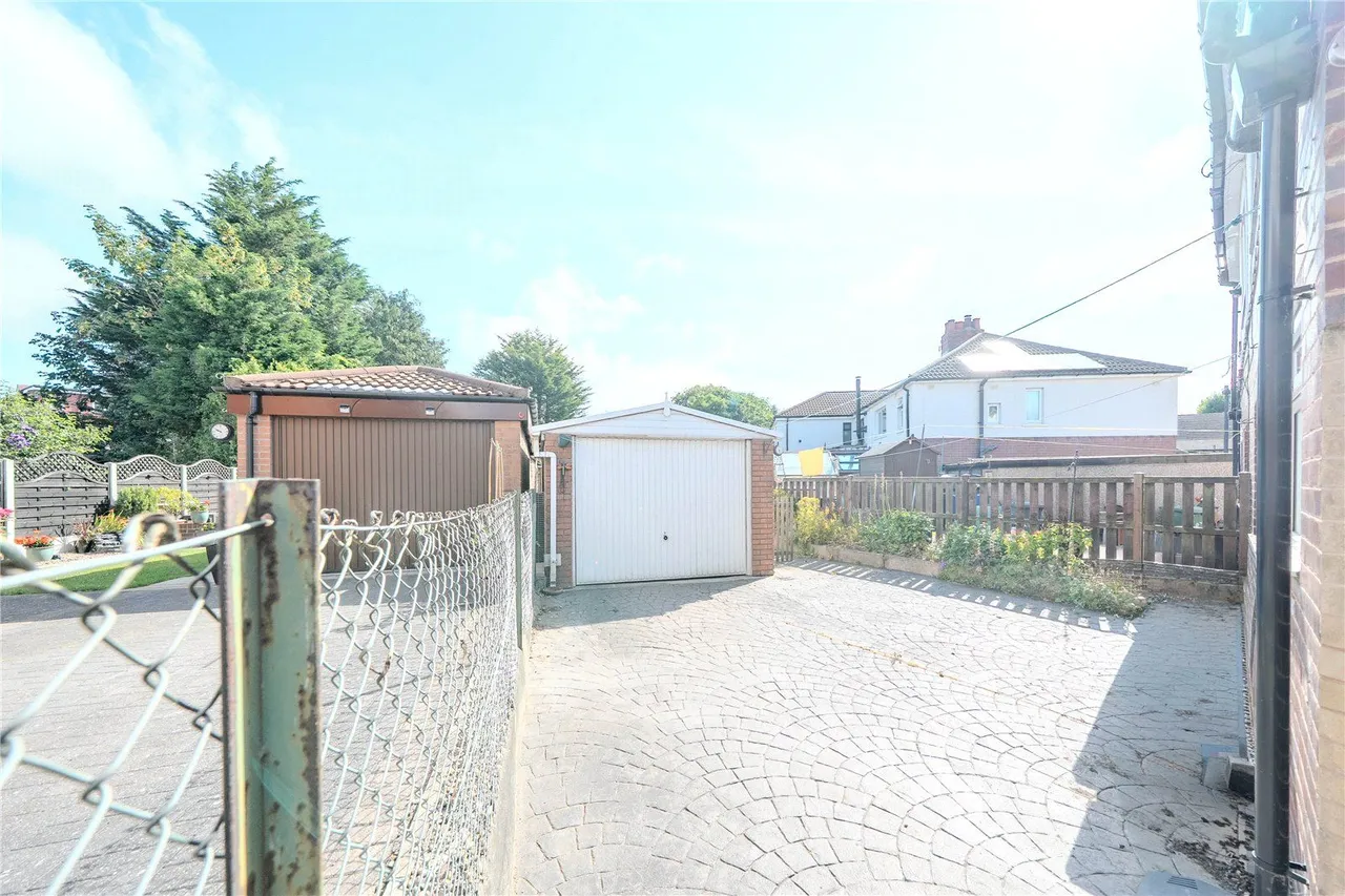 Deneway, Stanningley, LS28, photo 8