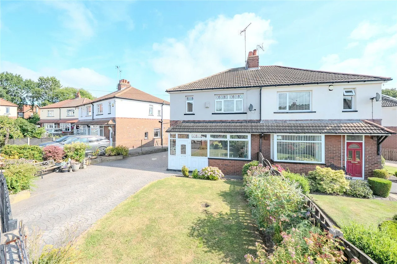Deneway, Stanningley, LS28, photo 13