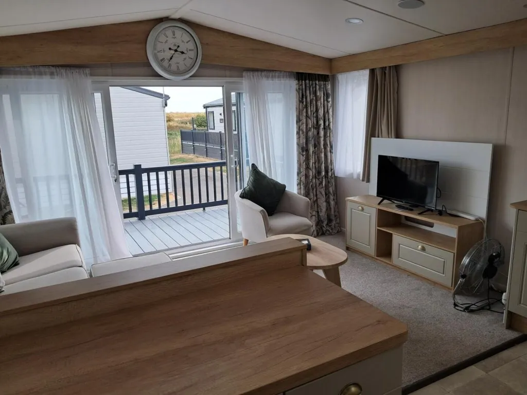 Low Rd, Harwich, CO12, photo 11