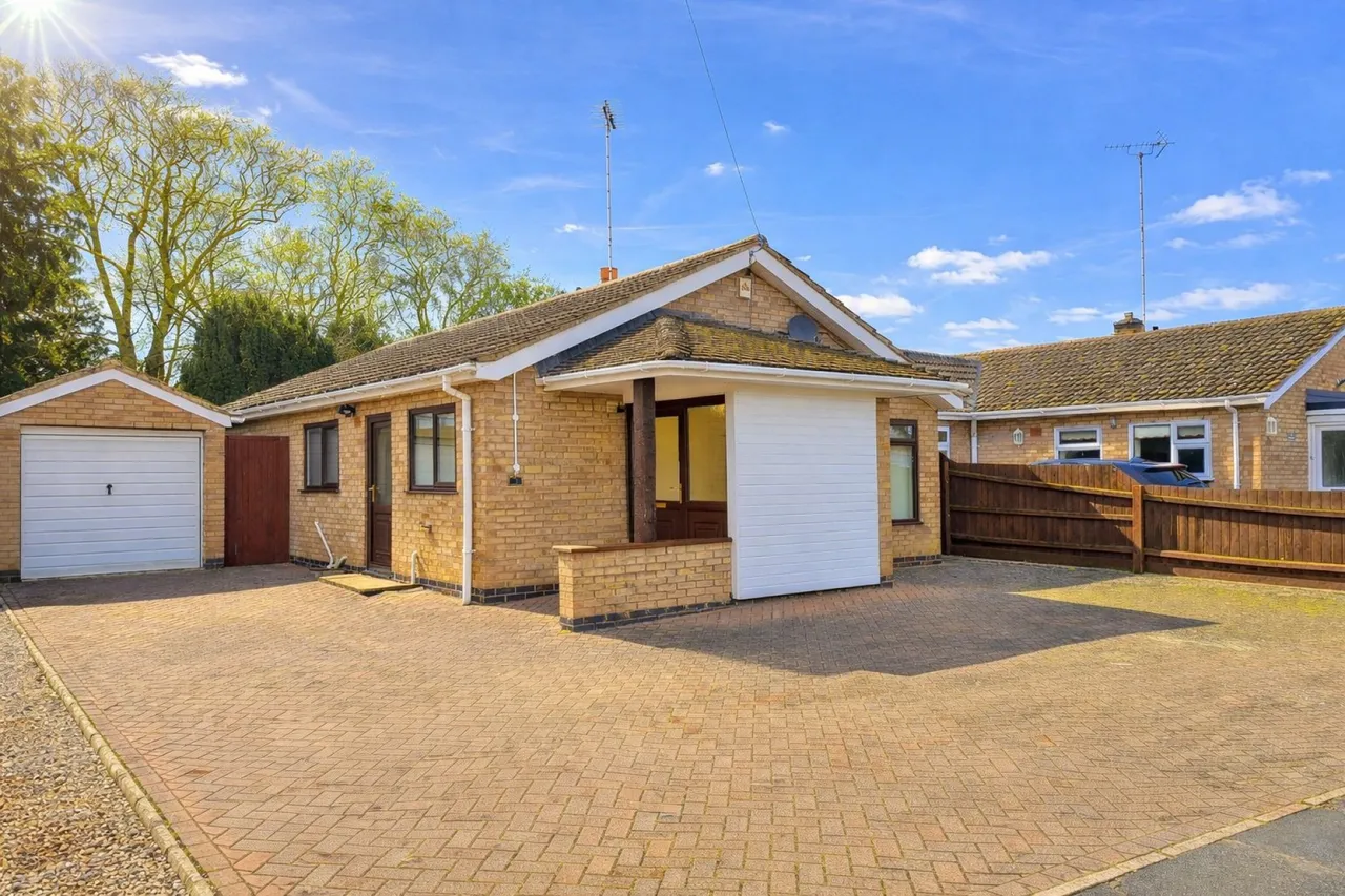 2 bed house for sale — The Orchard, MARKET DEEPING, Peterborough, PE6