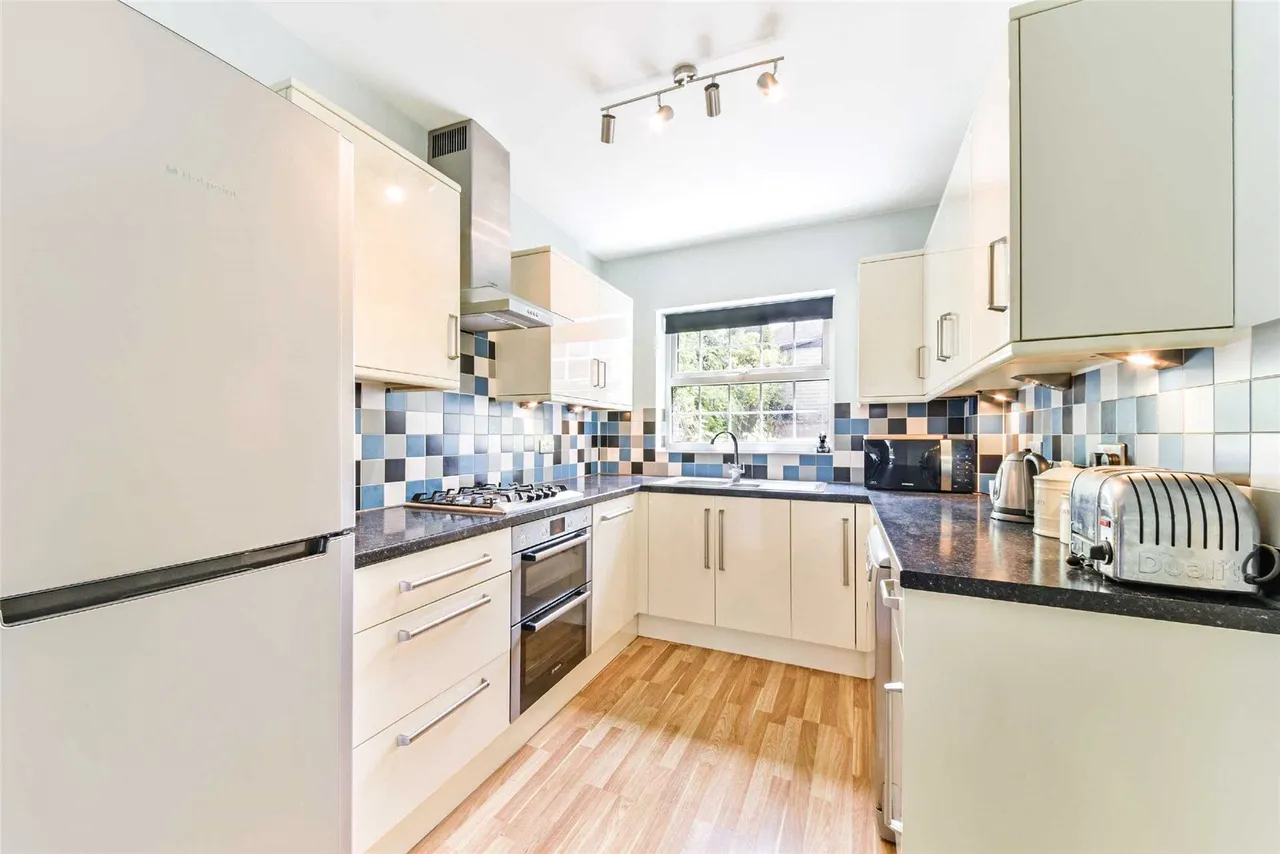 Reading Road, Reading Road Sutton Sutton Surrey, Sutton, Surrey, SM14RW, photo 3