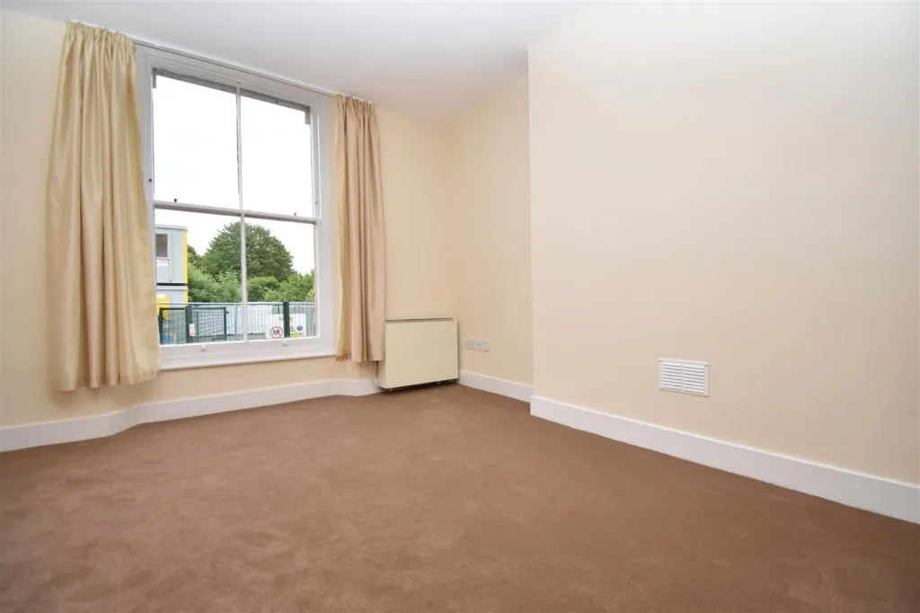 Victoria Road, Cirencester, photo 3