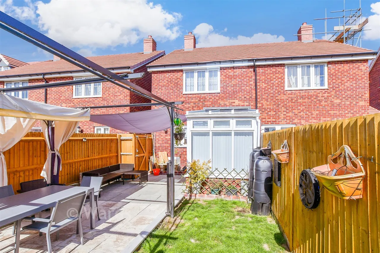 Dumbrell Drive, Paddock Wood, TN12, photo 11
