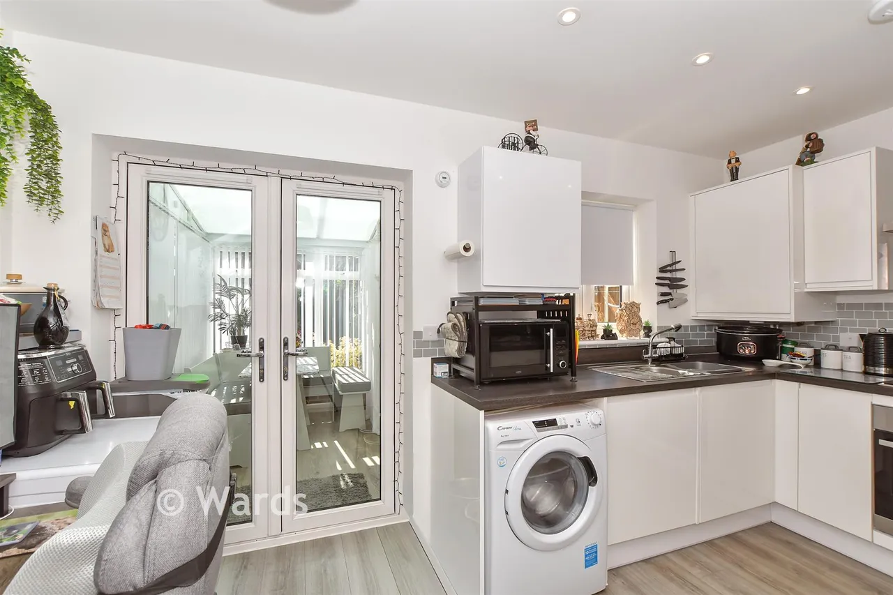 Dumbrell Drive, Paddock Wood, TN12, photo 5