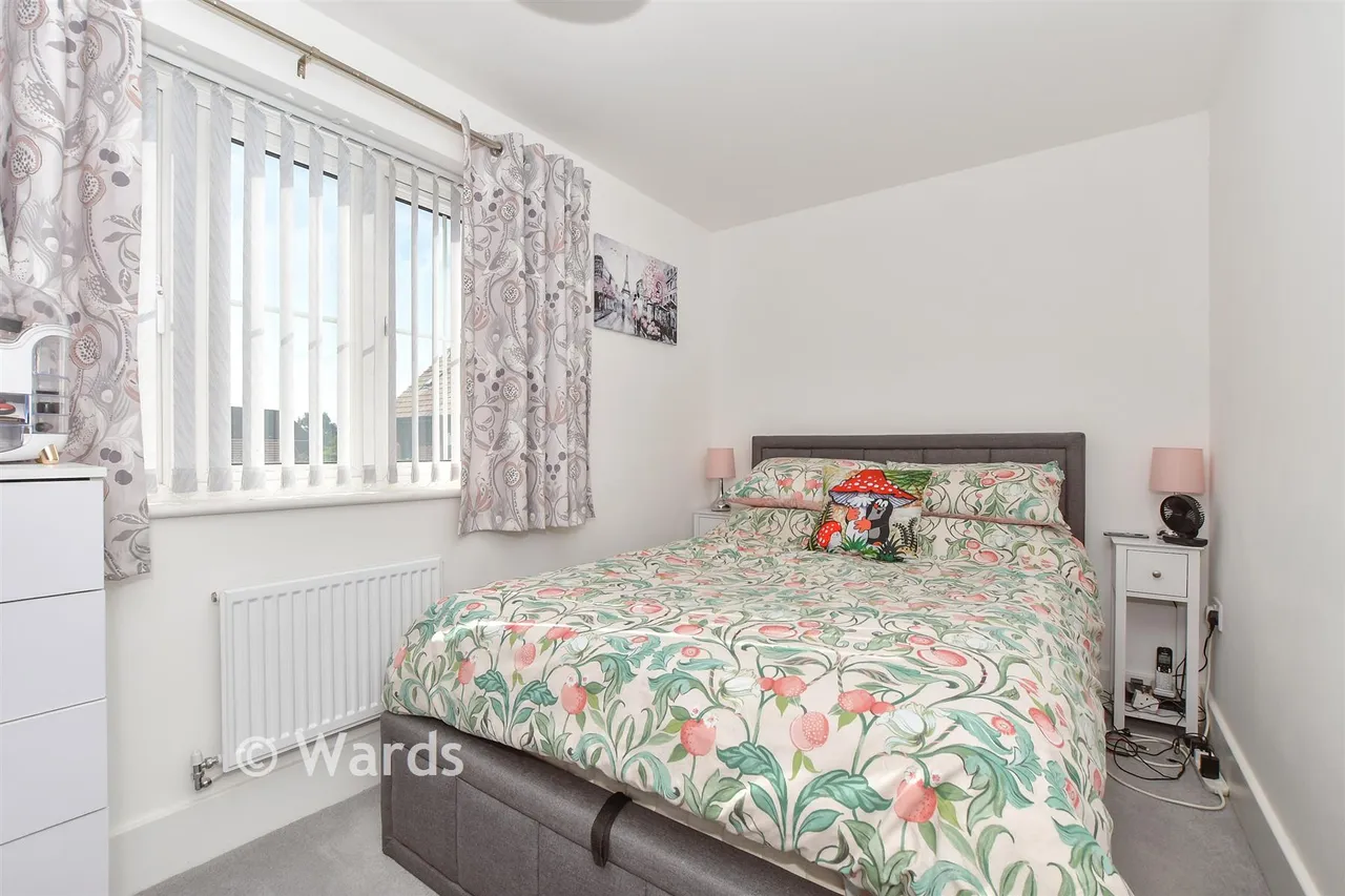 Dumbrell Drive, Paddock Wood, TN12, photo 9