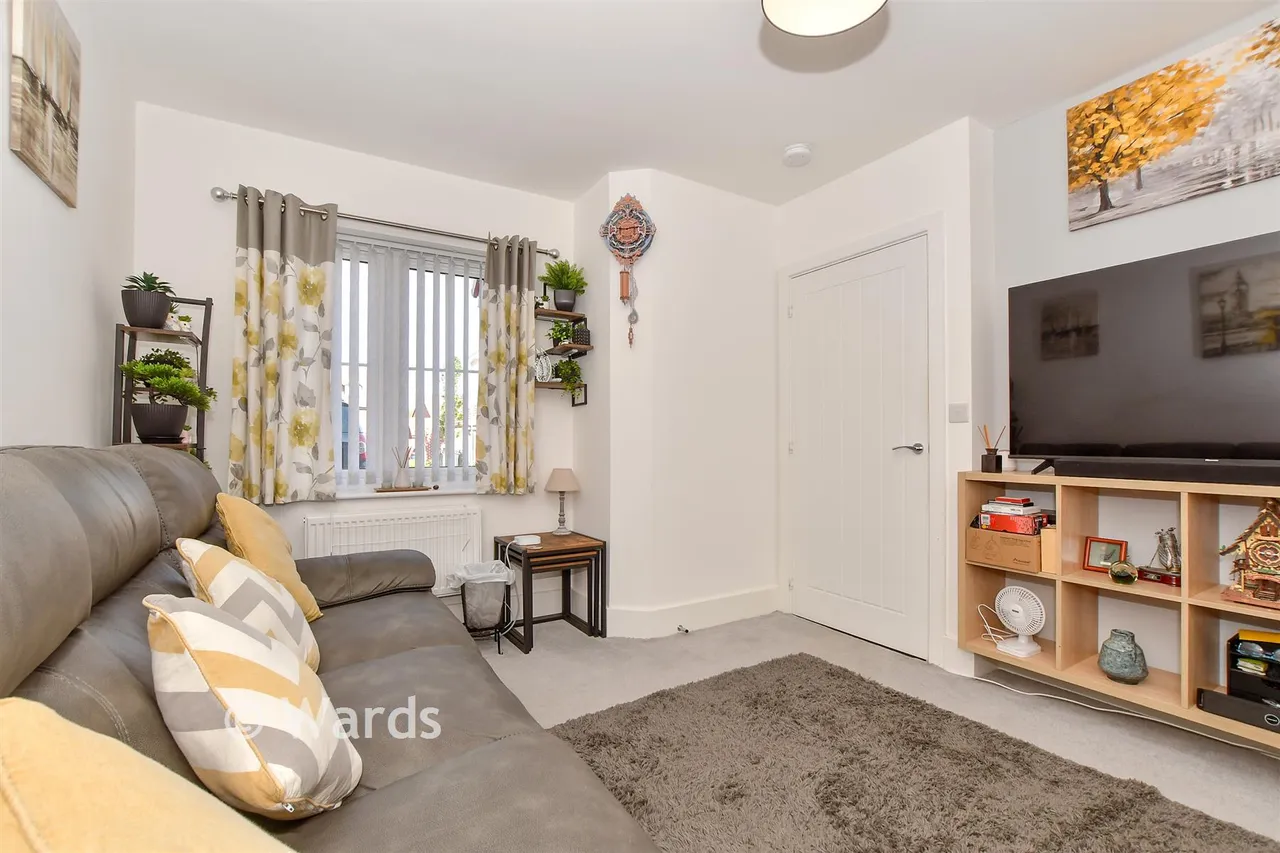 Dumbrell Drive, Paddock Wood, TN12, photo 4