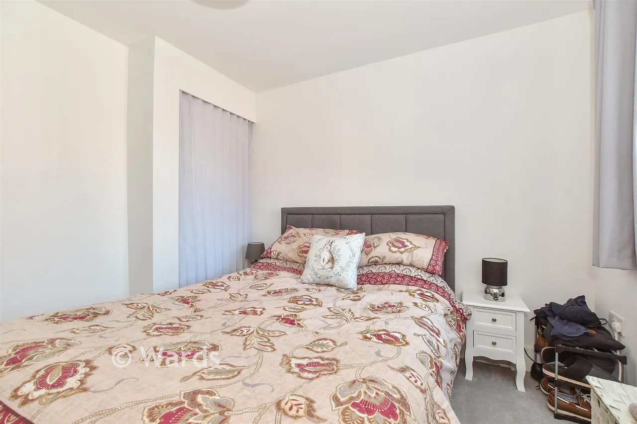 Dumbrell Drive, Paddock Wood, TN12, photo 6