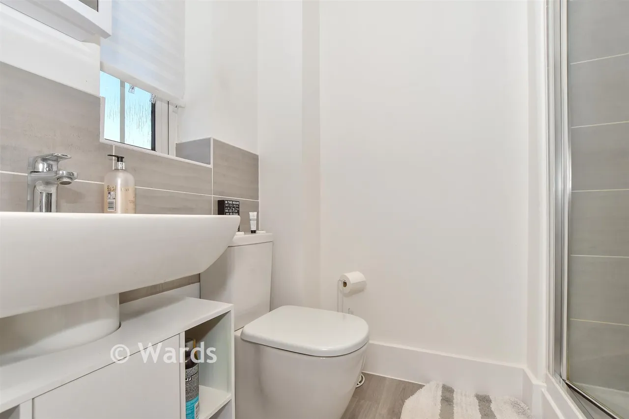 Dumbrell Drive, Paddock Wood, TN12, photo 8